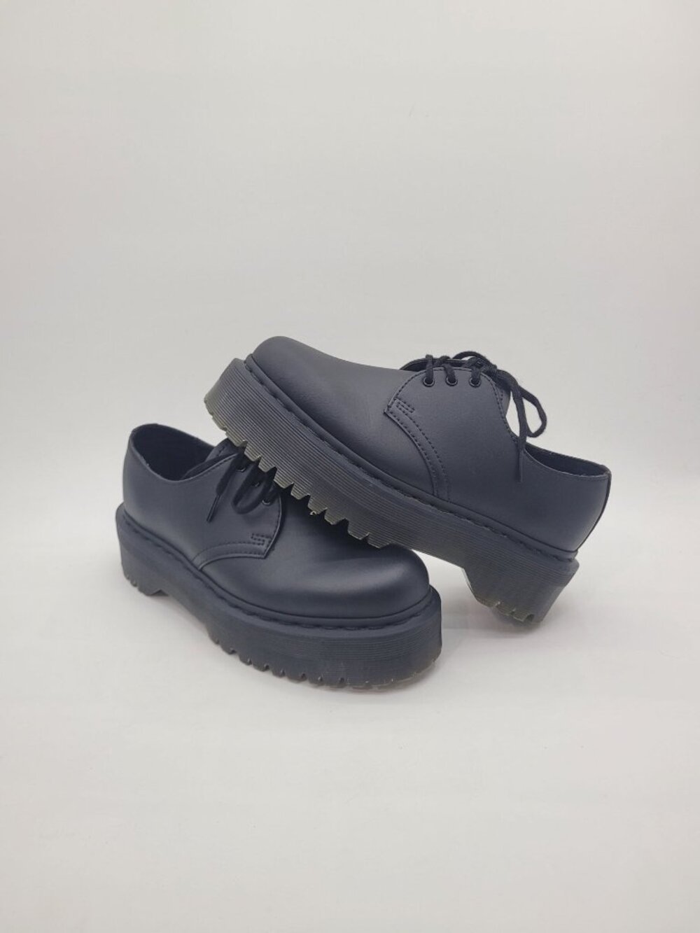 Pristine Dr. Martens 1461 Quad Mono Platform Oxfords Vegan Leather Black Size 6